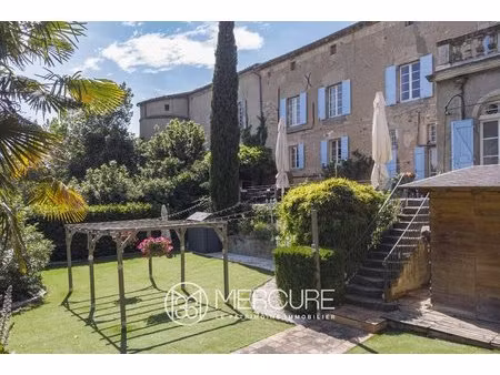 ancien chateau de village - restaurant - chambres d'hotes