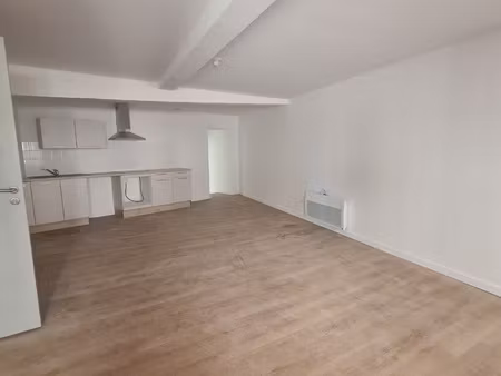 jolie t3 refait de neuf en 2nd etage