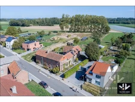 volledig gerenoveerde  instapklare hoeve met authentieke elementen en sfeer in het hart va