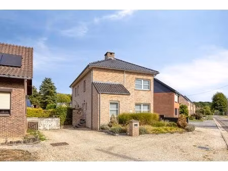 vrijstaande en instapklare woning in opoeteren