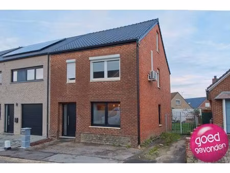 hob - gerenoveerd - 3 slk - 2 bdk - tuin - terras - parking