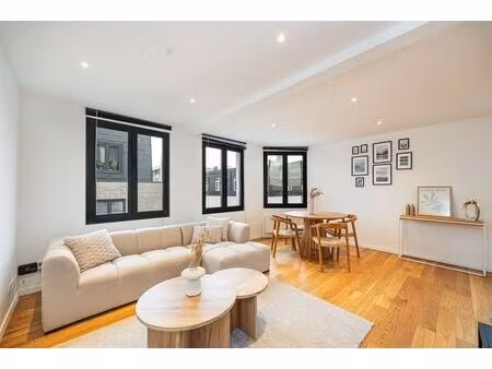 recent gerenoveerd hoekappartement