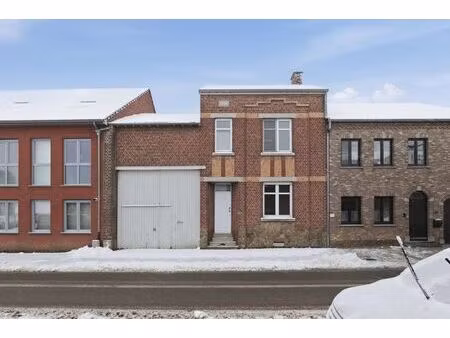 charmante woning met karakter  ruimte en uitzonderlijk potentieel op ruim perceel