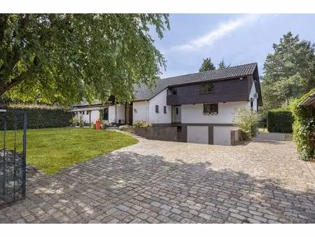 verrassend ruime villa met klasse in een groene omgeving