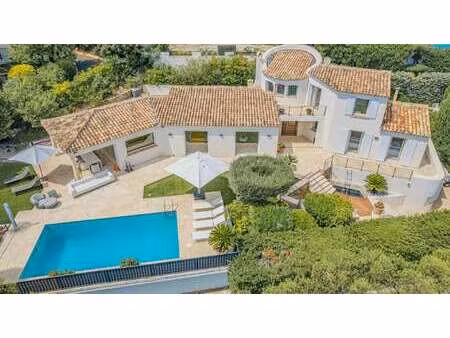 villa de luxe à vendre à sainte-maxime : 3 950 000 € | 295m²