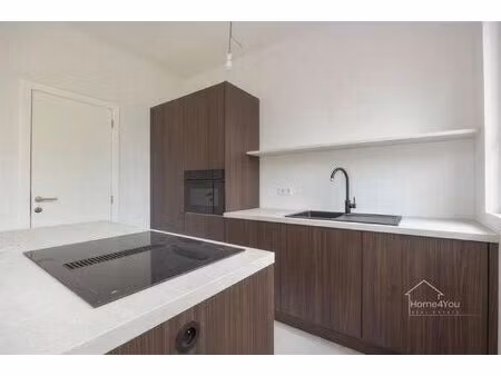 gerenoveerd 2-slaapkamer appartement in borsbeek te koop!