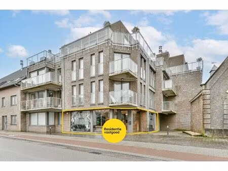 centraal gelegen handelsruimte te gistel