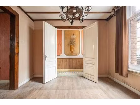 te renoveren woning met authentieke elementen