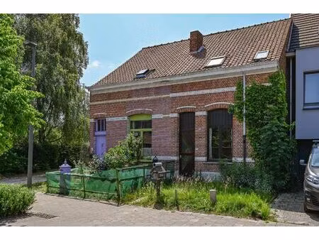 charmante te renoveren woning met vrij zicht in ekeren-donk