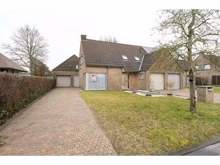 huis te koop in oostrozebeke