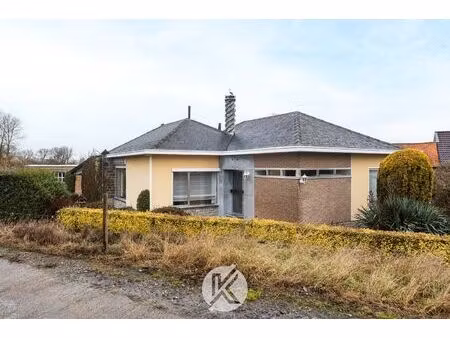 op te frissen bungalow in landelijke omgeving