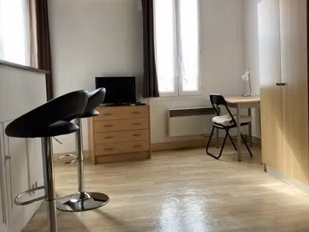 location appartement 1 pièce 26 m² à aix-en-provence (13080)