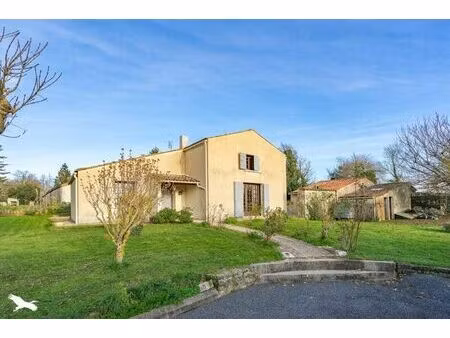 vente maison 5 pièces 155 m² arces (17120)