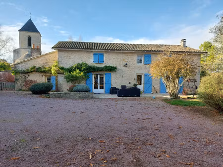 belle maison familiale en pierres entièrement rénovée + gîte