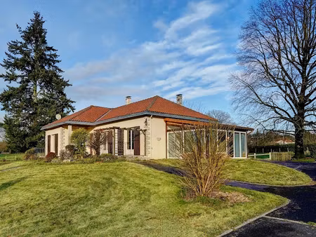 vente maison 7 pièces 214.9 m² à breuil-barret (85120)  234 000 €