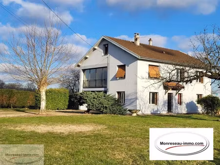 vente propriété 5 pièces 143 m² à macon (71000)  220 000 €