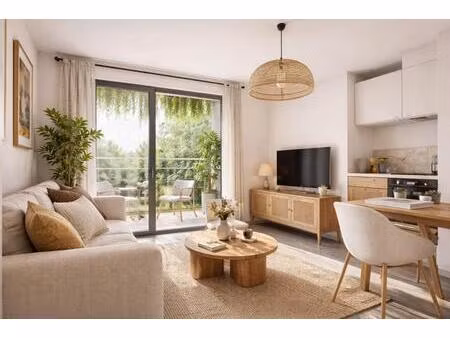 appartement lumineux avec terrasse dans un parc paysager à montfavet