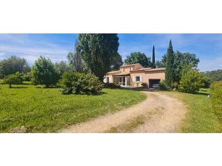 villa de 155m² édifiée sur un terrain de 3500m²