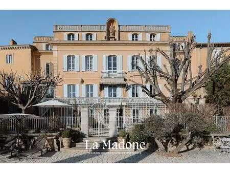 maison de maître historique au cœur du luberon
