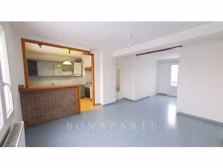 appartement t3 bis lumineux avec balconnet et cave