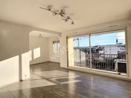 appartement 4 pièces terrasse et vue dégagée