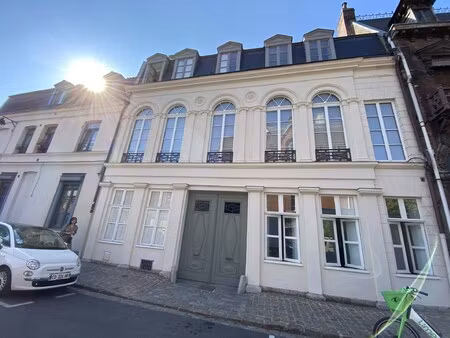 location local professionnel 136m²