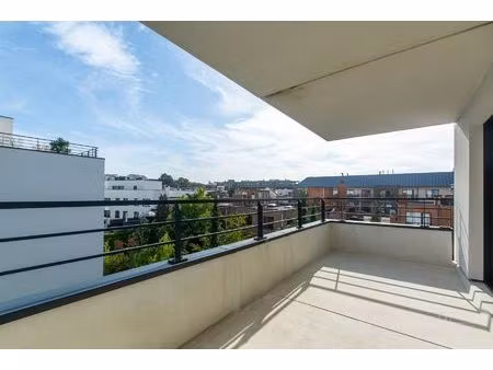 lichtrijk - 2k appartement met terras (navo area)