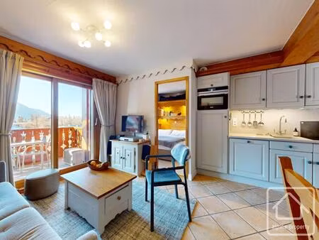 appt central  sans bail commercial dans résidence avec piscine  2 chambres  2 salles de ba