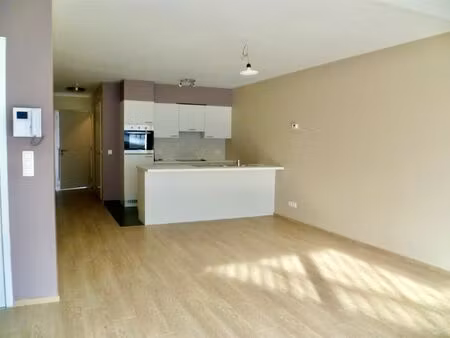 appartement met 1 slaapkamer  terras en staanplaats.