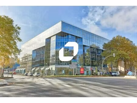 a vendre  proximité du tribunal