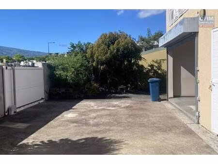 local professionnel / maison à fort potentiel – centre-ville du port