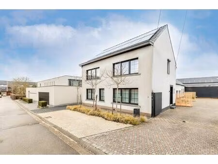 prachtig gerenoveerde woning te linden!