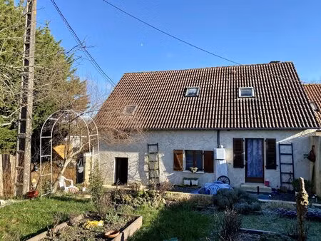 belle maison de 4 chambres dans un hameau