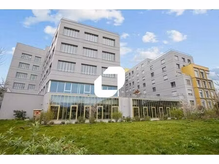 a louer  bureaux neufs au pied du metro ligne 14