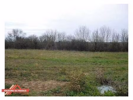 vente terrain à champdeniers-saint-denis (79220) : à vendre / champdeniers-saint-denis