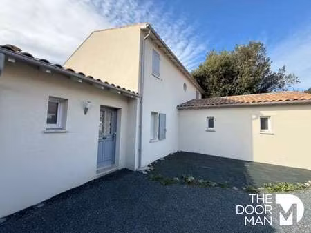 vente maison à niort (79000) : à vendre / 145m² niort