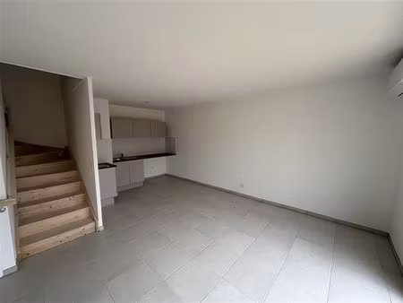 location maison 4 pièces 84 m² à redessan (30129)