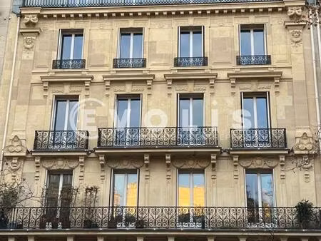 location bureau paris 75008