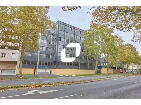 a louer  bureaux erp et pmr à louer