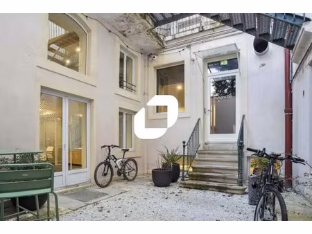 a louer  bureaux aménagés  patio  coeur 6ème