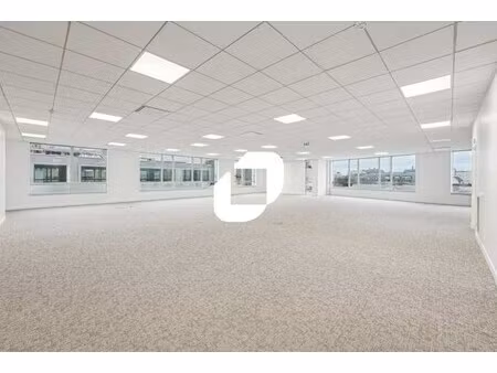 a louer  immeuble de bureaux renoves avec double adresse