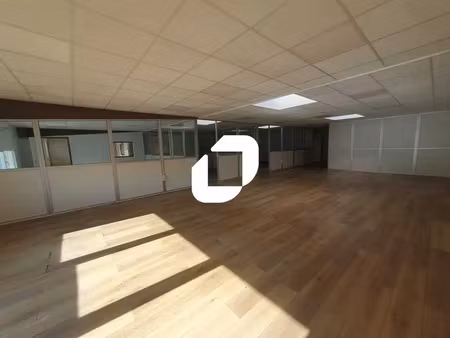 a louer  bureaux avec terrasse