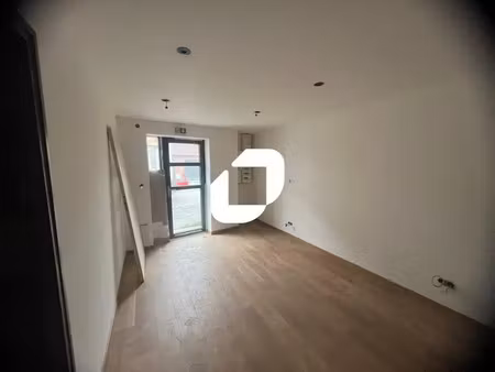 a louer  locaux refaits a neuf