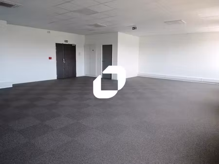 location bureau serris 77700