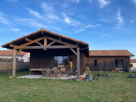 elégante villa récente en ossature bois de plain-pied