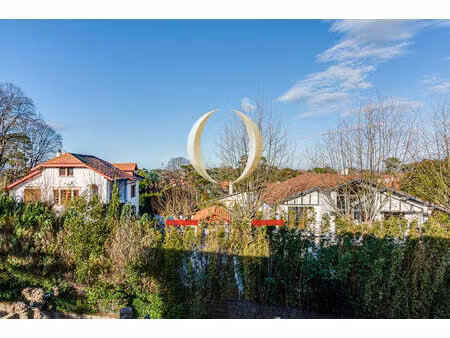 biarritz aguilera - appartement traversant avec garage au dernier étage.