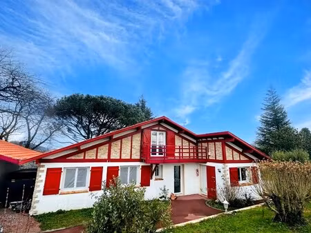 superbe propriété au coeur de la campagne basque