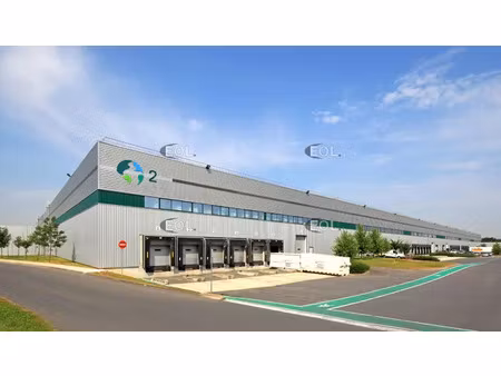 evry - lisses (91)  bâtiment logistique classe a double face de 36 000 m² en bordure de l'