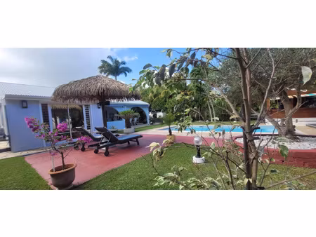 villa de charme  autonome en eau et électricité  3 chambres 