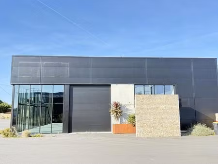 local showroom à vendre à louer 232 m2 ploeren